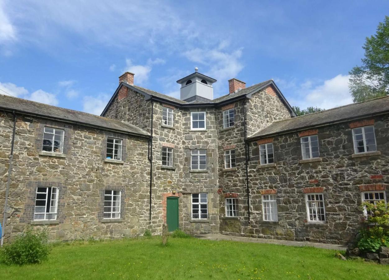 Hostel Llanfyllin Workhouse - Y Dolydd Exterior foto